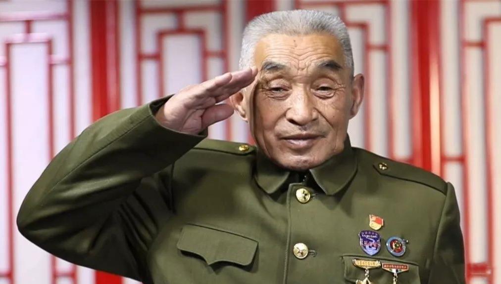 老兵看阅兵式老兵眼中的阅兵式，历史、荣耀与传承