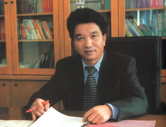 陕西版“孙小果”获死刑 曾纸面服刑