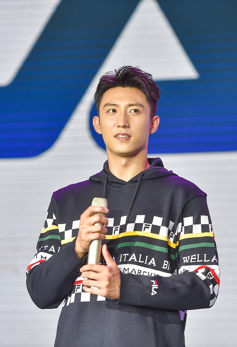 黄景瑜的腿上人山人海——探寻偶像的魅力所在