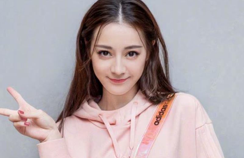 迪丽热巴撕衣服是什么节目？一探究竟！